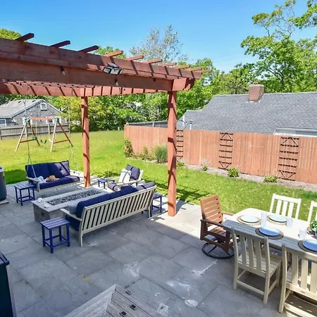 Stunningly Decorated Home With Hot Tub